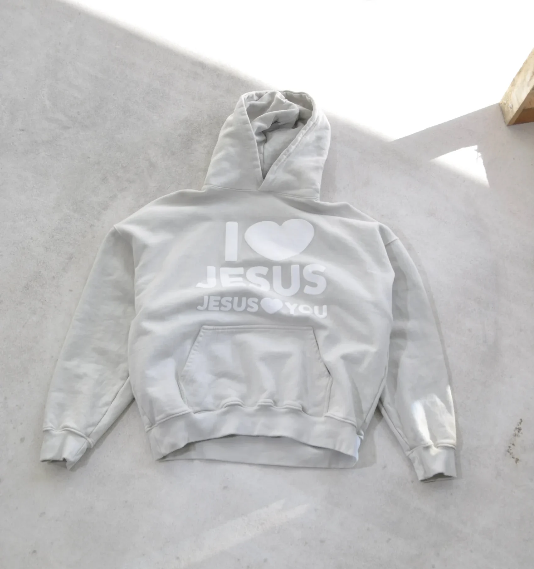 jesus-hoodie-hellgrau